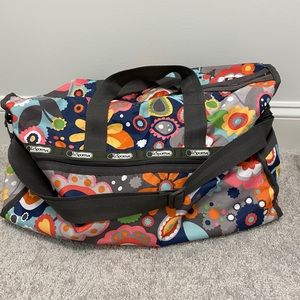 Le Sportsac Duffle bag- excellent condition.
